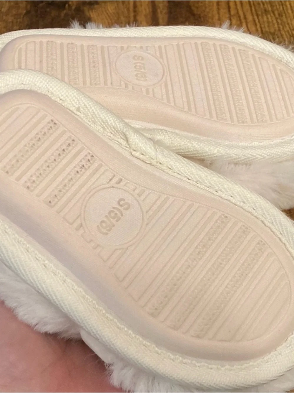 Toddler Adler Plush Scuff Slippers - Cat & Jack™ White Toddler 5T-6T  new